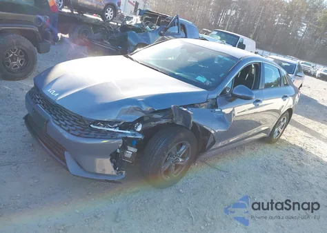 2023 Kia K5 Lxs z USA, uszkodzony, nr VIN 5XXG14J22PG194445